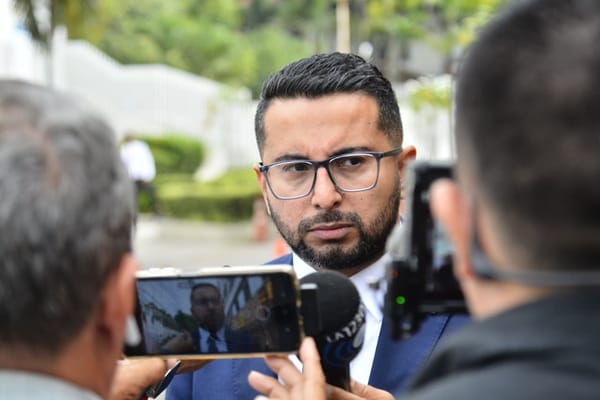 Candidato a la Alcaldía de Bucaramanga Cristian Portilla radicó denuncia en la Fiscalía