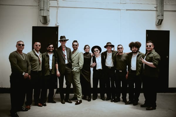 Luna Llena Salsa Band muestra su lado romántico