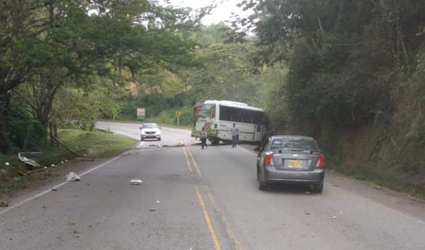 ÚLTIMA HORA Accidente automovilístico en la vía nacional entre Oiba y El Socorro deja una niña fallecida