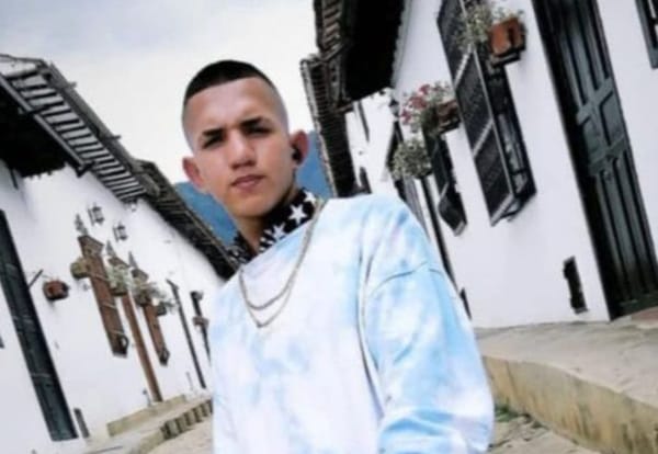 ‘Pingüino’ se estrelló con un carro y rebotó hacia la muerte