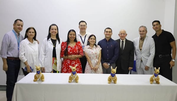 Oficial bienvenida a grupo de residentes en pediatría