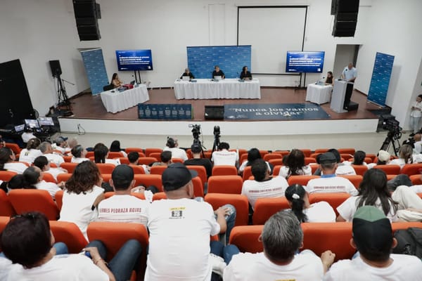 601 víctimas enfrentan a la JEP en Barrancabermeja por la ‘toma paramilitar’ del Magdalena Medio imagen de la publicación