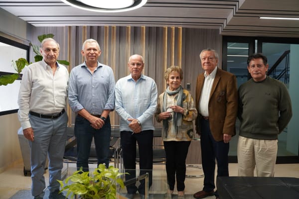 Exrectores de la UIS respaldan solidez financiera y física de la institución