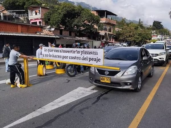 Siguen bloqueados los peajes de Pescadero, Curití, Oiba y Saboyá