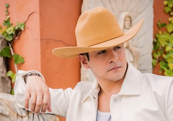 Juan Pablo Navarrete lo dice todo en “Como la flor”
