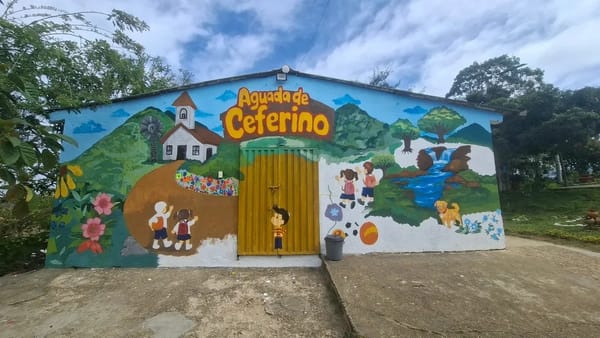 Reubican estudiantes en Girón por fallas en la estructura de su colegio
