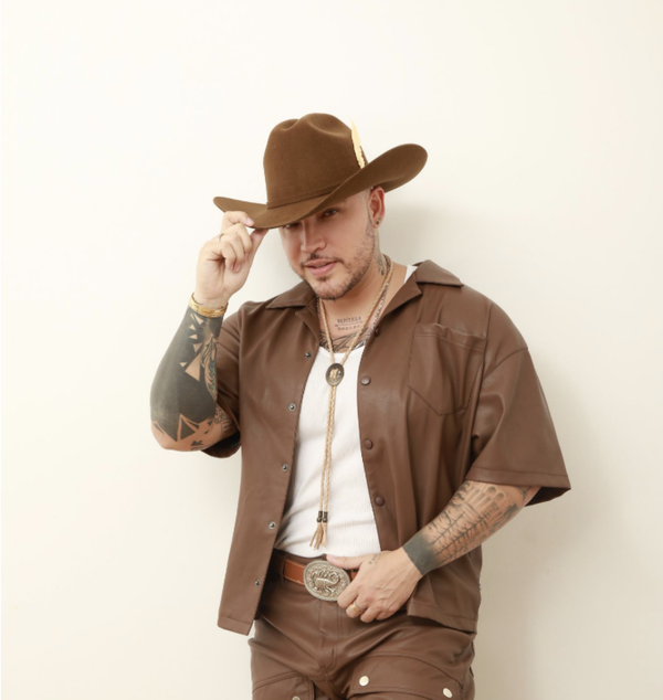 Jessi Uribe único artista colombiano en homenaje a Antonio Aguilar con “El Hijo Desobediente”