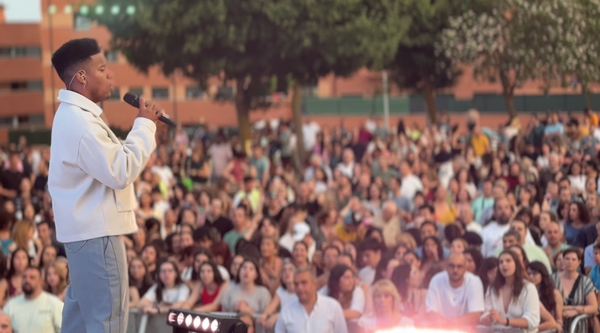 LOWIS YE conquista españa como parte de la gira de verano de cadena dial