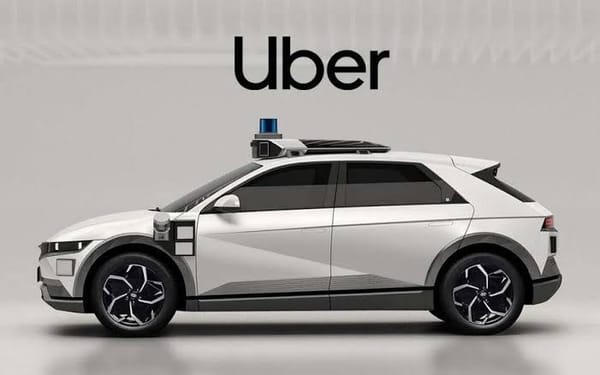 Uber acelera la carrera de los robotaxis y llegará a Houston en 2027