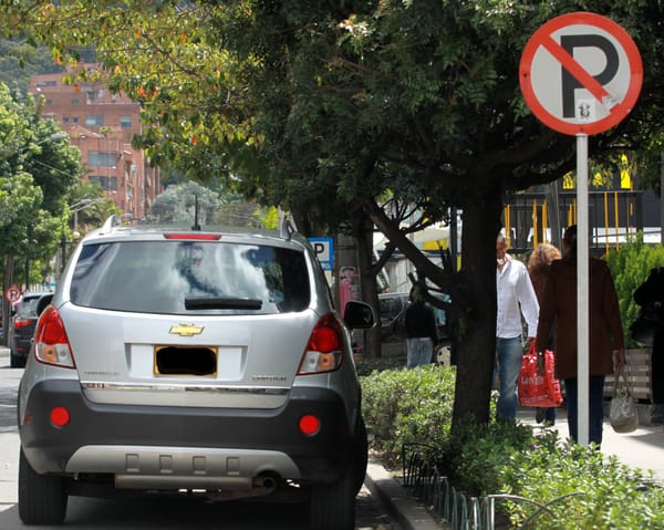 No hay parqueadero para tanto automotor