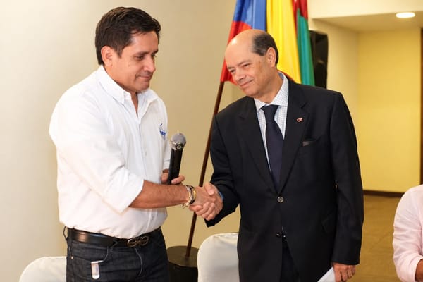 “Vamos por la gobernación de Santander”: Senador santandereano asume dirección de Cambio Radical