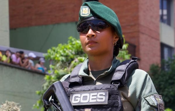 Mujeres de armas tomar pilares vitales en los operativos policiales