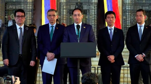 A Ley de Rescate Económico del Gobierno De La Espriella sólo le faltó el IVA por respirar