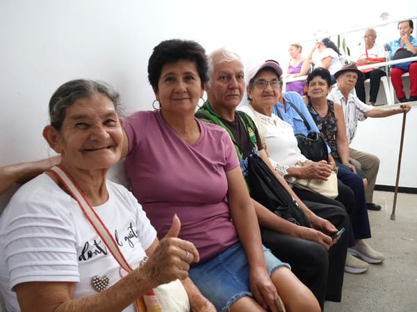 Desde este 28 de octubre 125.934 adultos mayores de Santander reciben bono Colombia Mayor