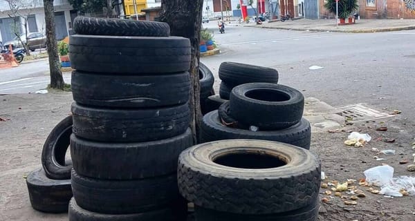 Anuncian sanciones para quienes llenan de llantas el espacio público de Bucaramanga