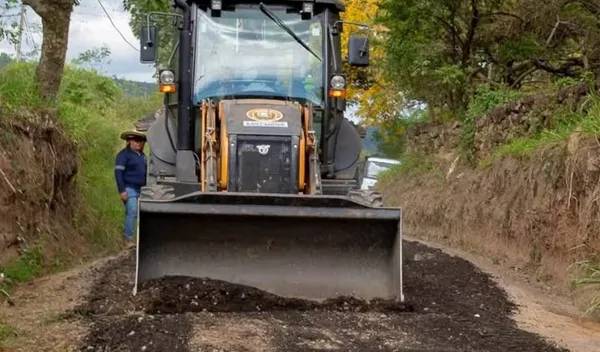 Le hicieron un raspado a la vía San Gil - Cabrera pero  la pavimentación está pendiente