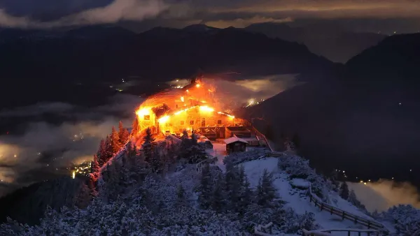 A ESTA HORA: Incendio arrasa el ‘Nido del Águila, el histórico refugio de Hitler