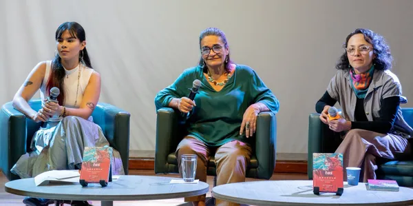 Lanzamiento del libro ‘Indómitas Oráculo’