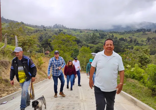 Empapelan al exalcalde de Charta por presuntas irregularidades en un contrato para construir dos puentes