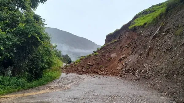 Comunidades rurales aisladas  por fuertes lluvias en Santander