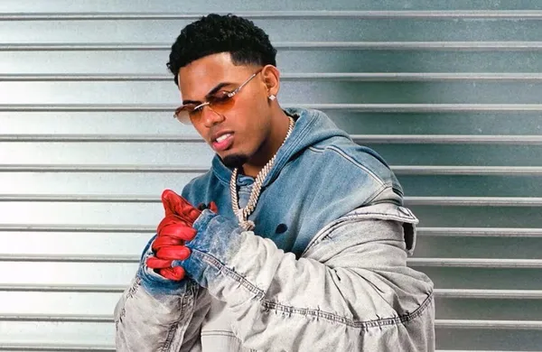 Myke Towers enciende la noche con “Te Imagino”