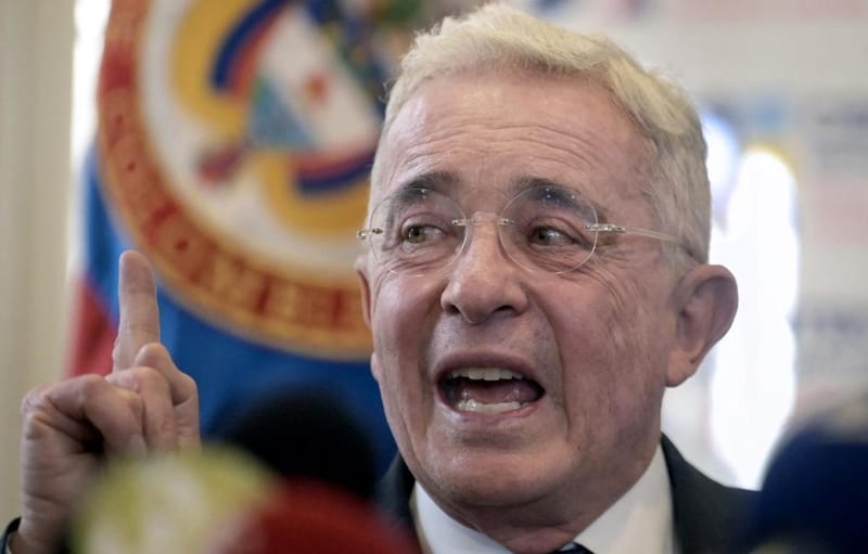 Álvaro Uribe Vélez respalda a Cristian Portilla para la Alcaldía en las atípicas de Bucaramanga imagen de la publicación
