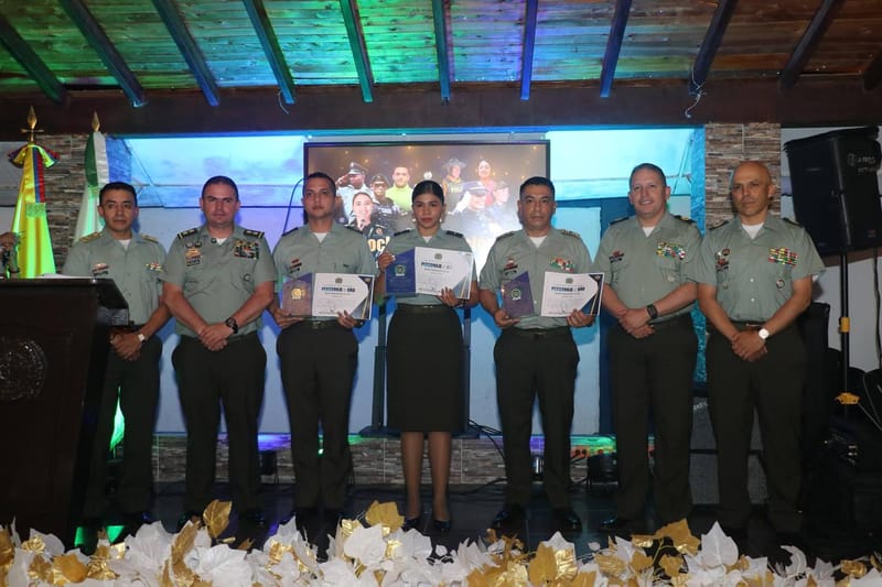 Una noche de gala vistió de honor a los héroes de la seguridad imagen de la publicación