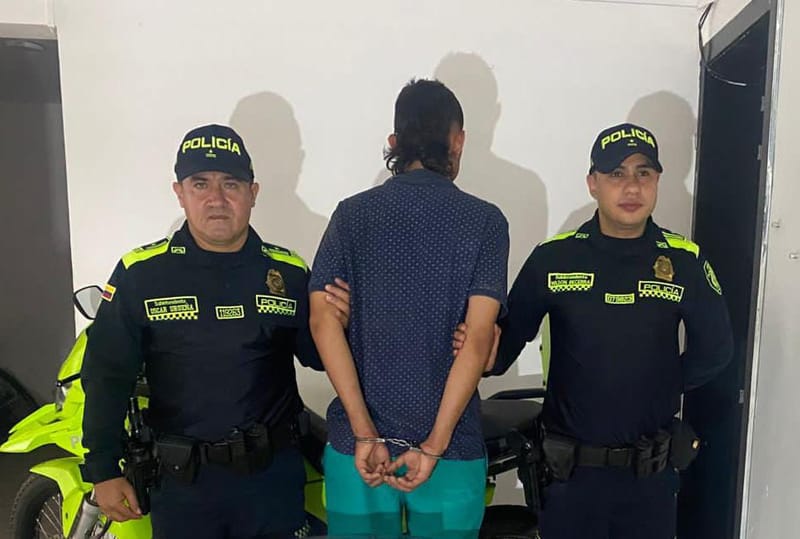 Capturan a joven cuando intentaba vender cocaína en parque de Rionegro imagen de la publicación