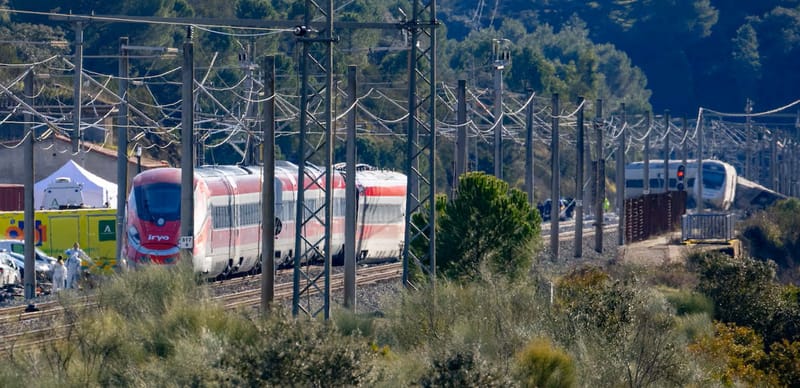 Ya son 39 los muertos por descarrilamiento de dos trenes imagen de la publicación