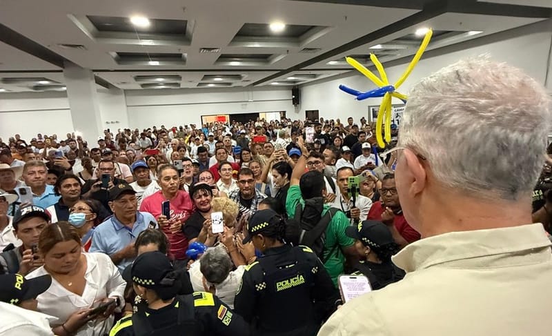 Vamos a rescatar la seguridad del Magdalena Medio: Uribe desde Barrancabermeja imagen de la publicación