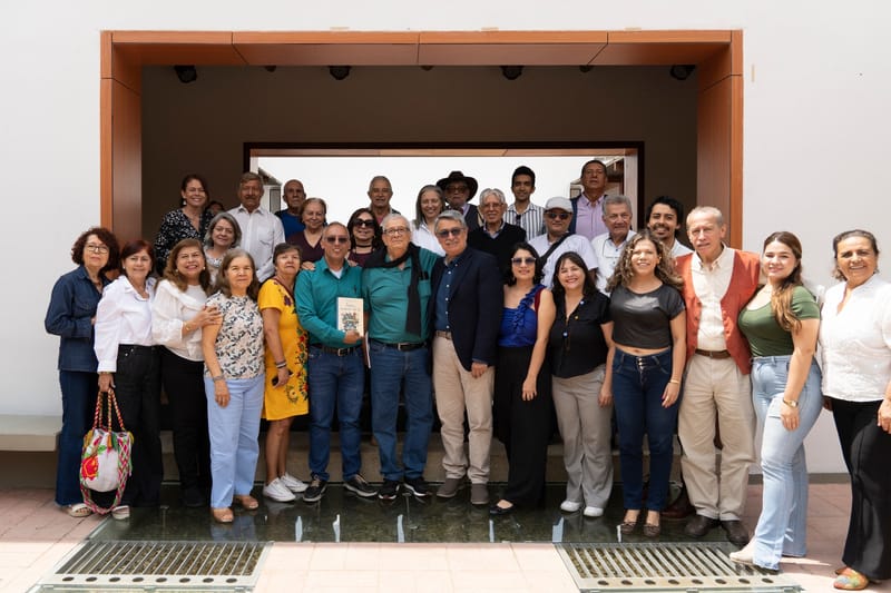 En Casa de Libro Total: Lectura sensible y construcción de texto imagen de la publicación