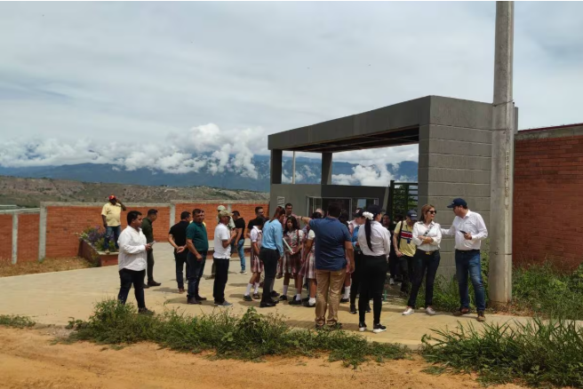 7 años sin una verdadera Institución Educativa La Laguna en Los Santos imagen de la publicación