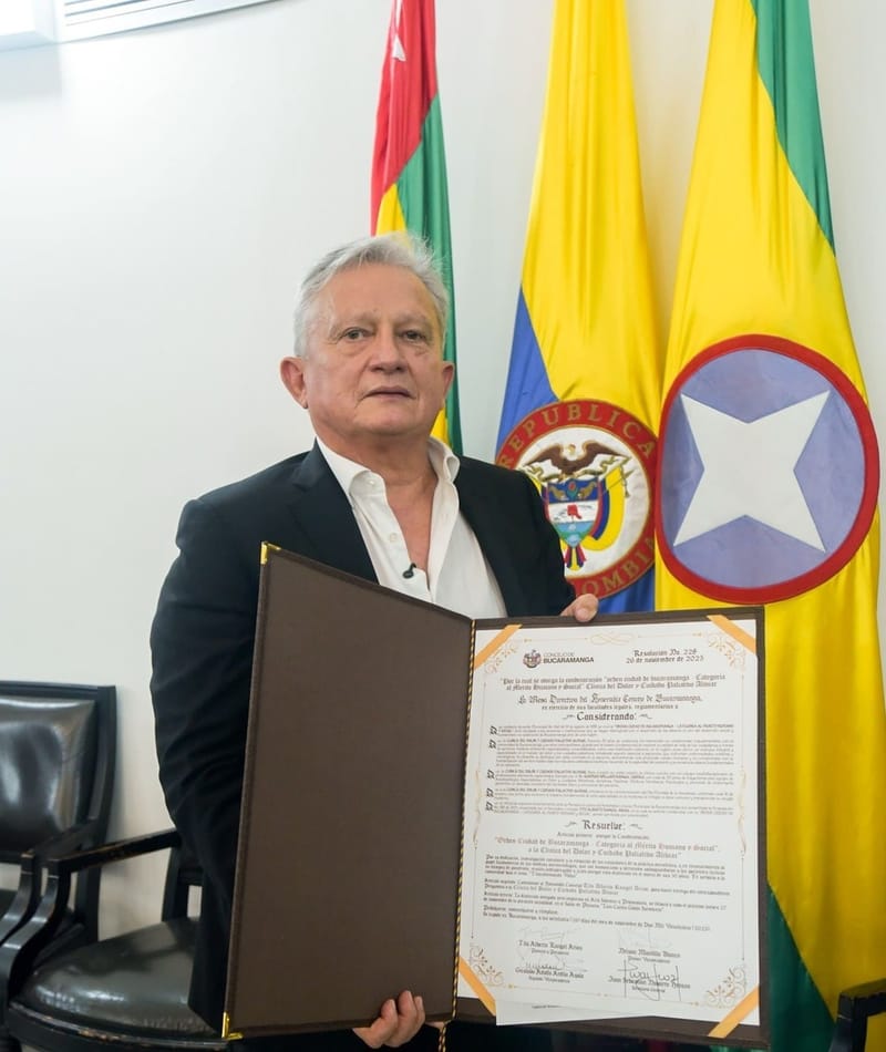 “Orden ciudad de Bucaramanga” al doctor German William Rangel imagen de la publicación
