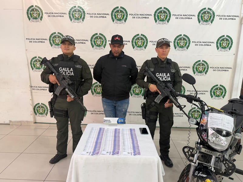 Capturan en Bucaramanga a presunto extorsionista que exigía dinero por devolver una motocicleta imagen de la publicación