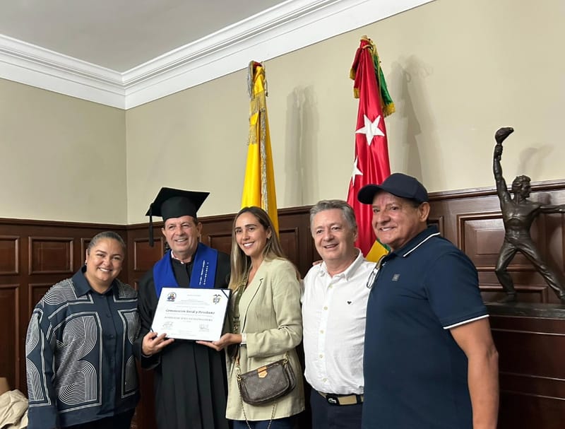 Ceremonia de graduación en Casa de Santander imagen de la publicación