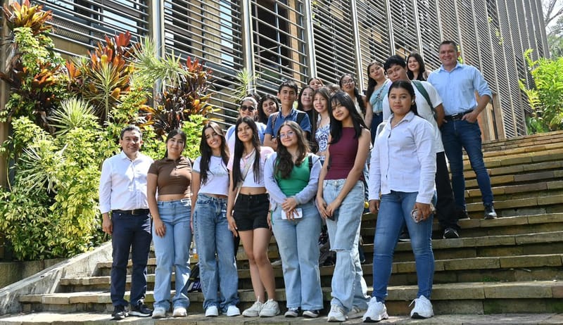 UISocorro presenta la primera cohorte de Administración de Empresas Turísticas y Hoteleras imagen de la publicación