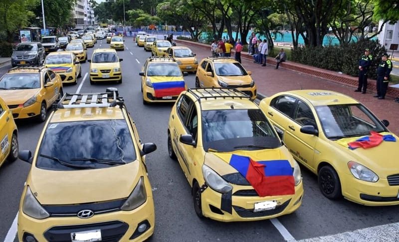 Protesta de taxistas congestionó y paralizó el aeropuerto Palonegro imagen de la publicación