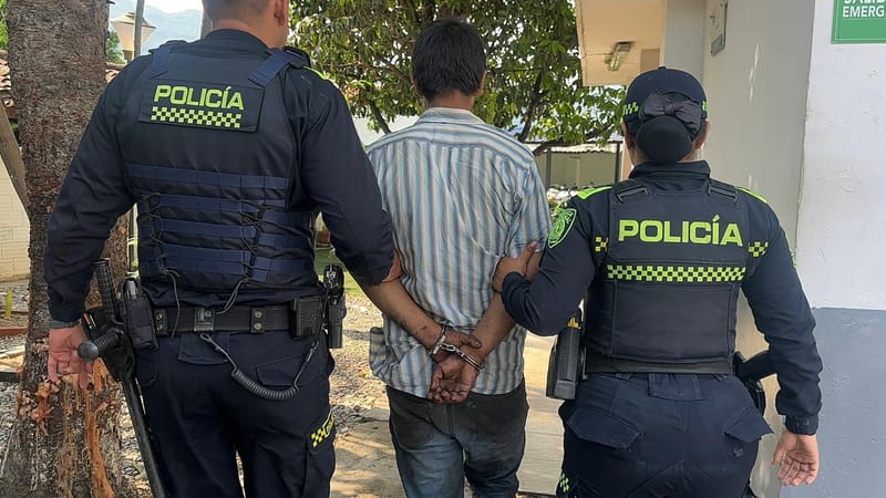 Capturado 'pirómano' que provocó el incendio de un bus en Girón imagen de la publicación