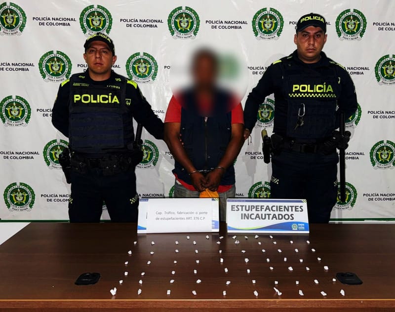 Capturan a hombre con 67 dosis de droga listas para su distribución en San Gil imagen de la publicación
