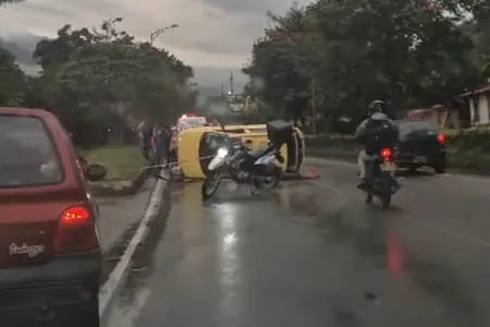 Fuerte accidente en autopista Floridablanca- Piedecuesta genera congestión vehicular imagen de la publicación