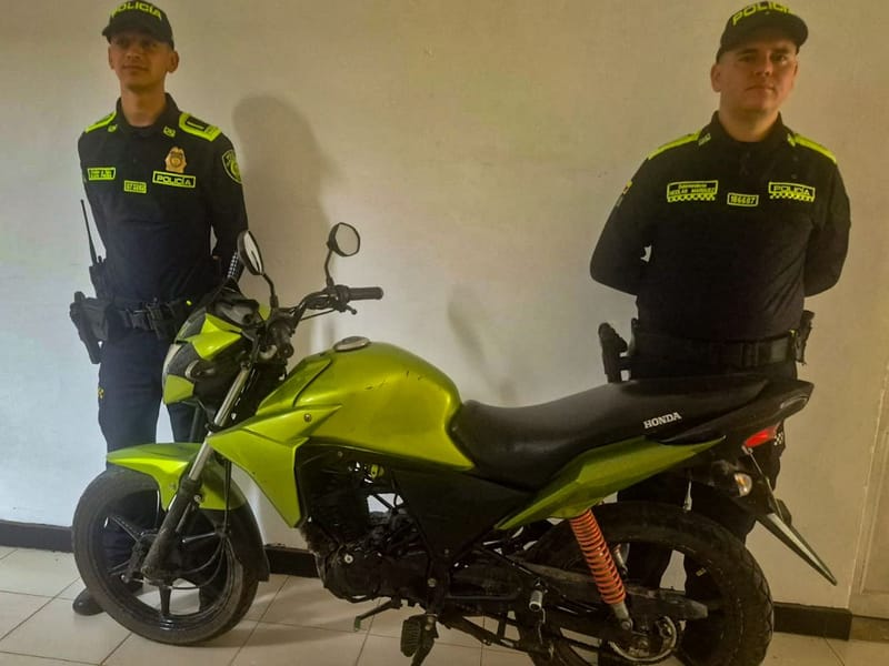 Policía de Santander recupera motocicleta en Lebrija hurtada en el Cesar imagen de la publicación