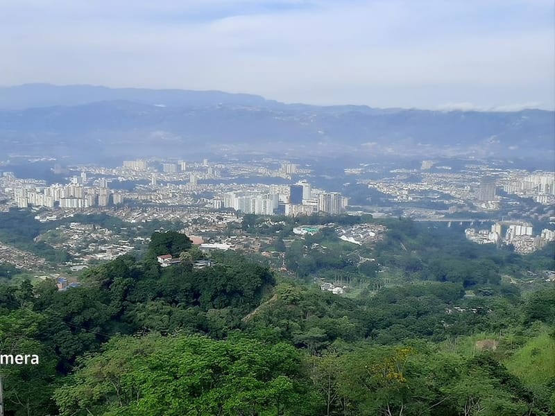 Investigan el fallecimiento de un ciclista en ‘La Antena’ en Bucaramanga imagen de la publicación