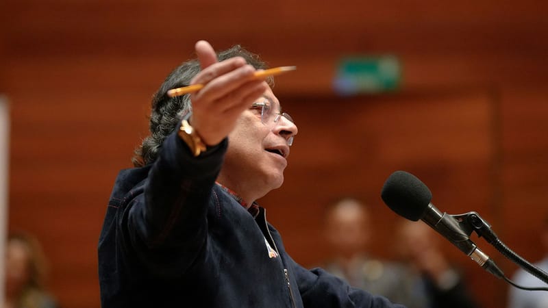 Continúan ataques de Petro al Banco de la República imagen de la publicación