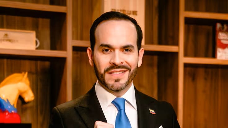 “O yo renuncio a mi candidatura o usted renuncia a la presidencia!”: el reto de De La Espriella a Petro imagen de la publicación