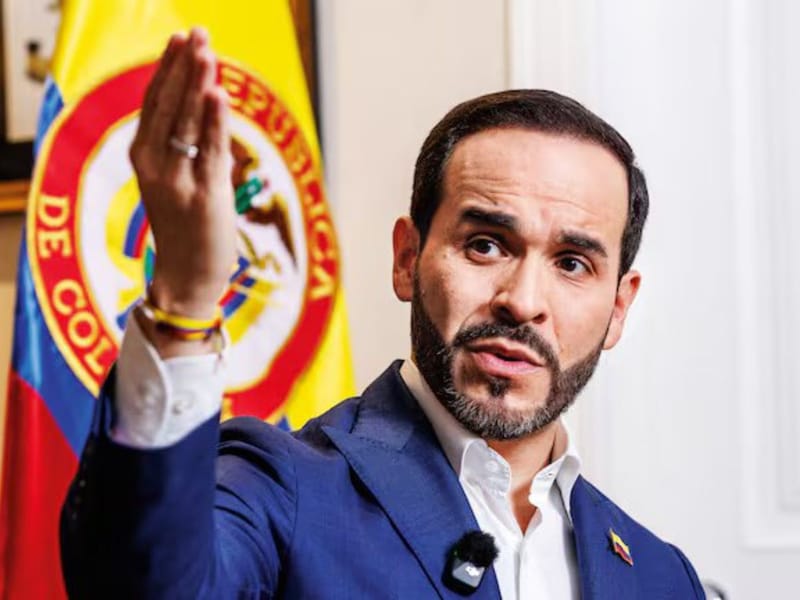 De La Espriella le responde a Petro por haberse metido con Shakira. ¿Usted a quién apoya? imagen de la publicación