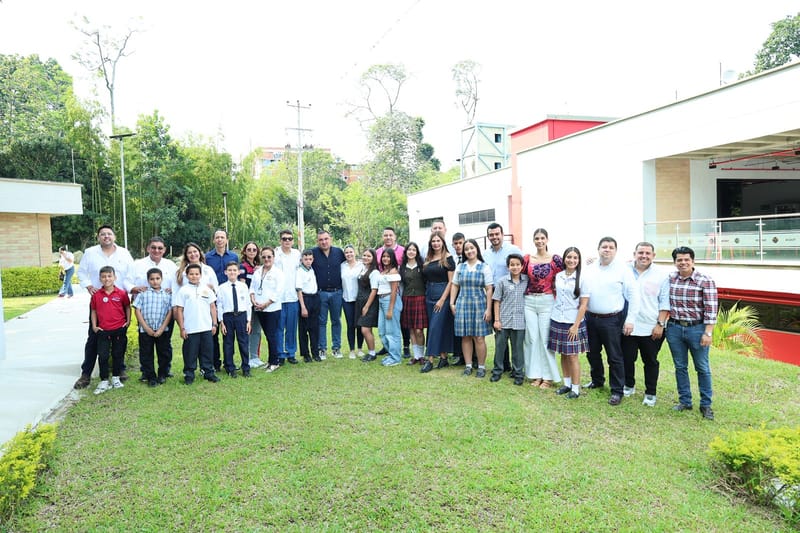 Gabinete infantil se empapa de política en Floridablanca imagen de la publicación