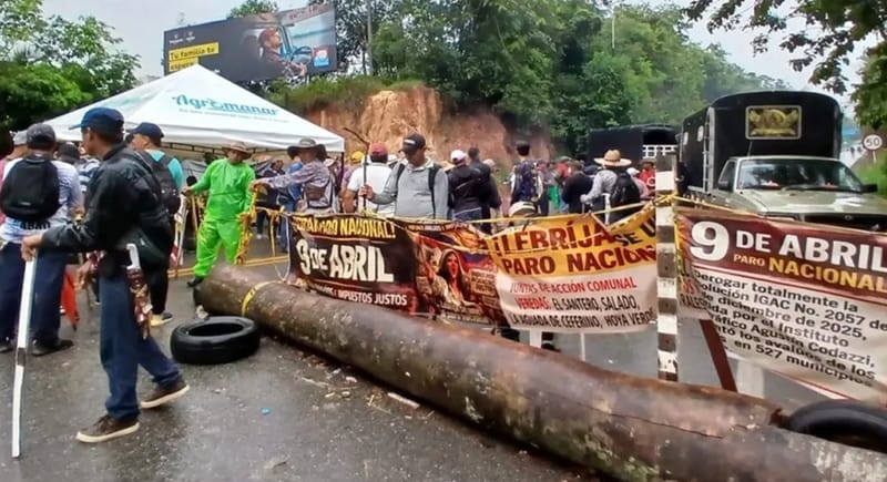 Denuncian multimillonarias pérdidas diarias por bloqueos en Santander imagen de la publicación