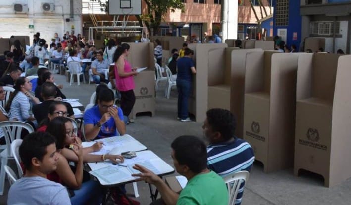 Colombianos a VOTAR para salvar la democracia imagen de la publicación
