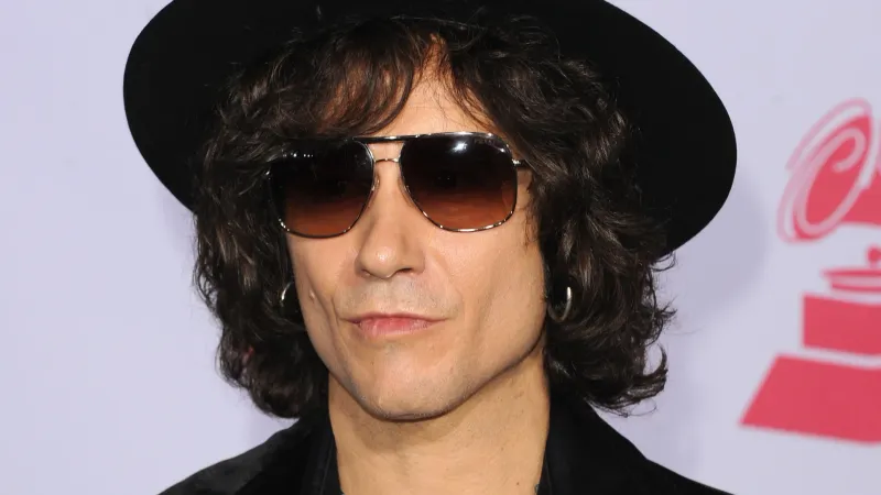 Enrique Bunbury presenta “De un siglo anterior”, un álbum que cierra una etapa en su carrera imagen de la publicación