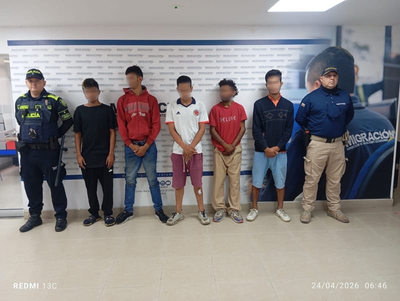 Expulsan a cinco extranjeros en Bucaramanga: autoridades refuerzan control migratorio imagen de la publicación